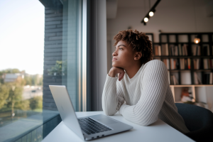Transition salarié-freelance : préparer sa reconversion professionnelle